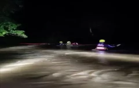 Rescatan a cuatro en personas atrapadas en el río Matarrica en Chiriquí