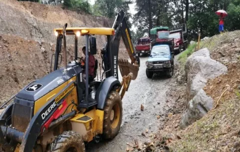 Deslizamientos de tierra y crecida de ríos dejan fuertes lluvias en carreteras de Chiriquí y la comarca Ngäbe Buglé