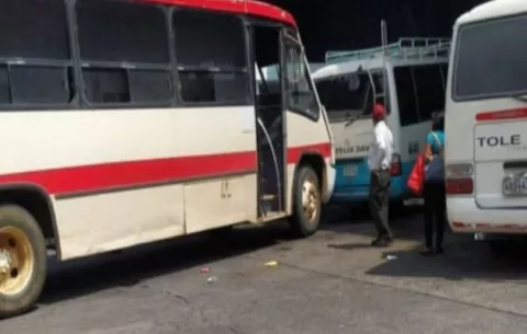 Transportistas chiricanos realizaron un paro de advertencia por el alto costo del combustible