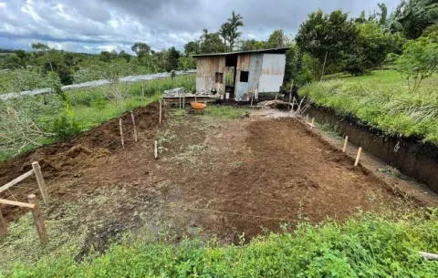 Miviot inicia construcción de las dos primeras casas a las familias afectadas por los huracanes Eta e Iota en Renacimiento