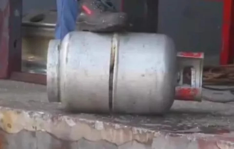 Encuentran droga escondida dentro de un cilindro de gas