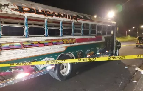 Riña en un bus de la ruta Colón-Buena Vista deja un herido con arma blanca y otro con arma de fuego 