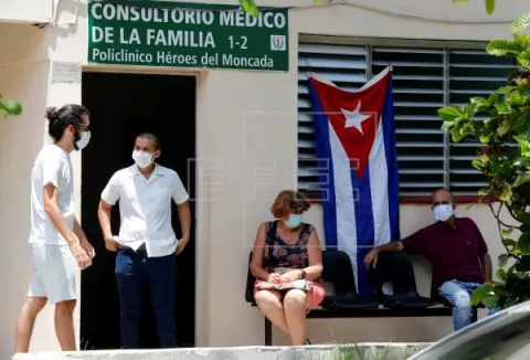La covid-19 sigue a la baja en Cuba con 3,396 nuevos casos diarios