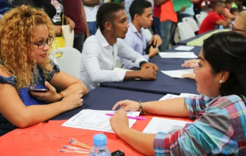 Conseguir su primer empleo, el principal problema de la juventud panameña 