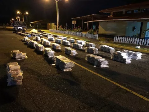 Incautan cuantioso cargamento de cocaína en puerto de Colón