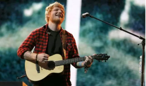 Ed Sheeran está aislado a causa de la covid-19