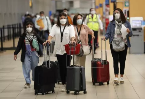 Covid-19: Solo los extranjeros con la pauta completa de la vacuna podrán entrar a Estados Unidos
