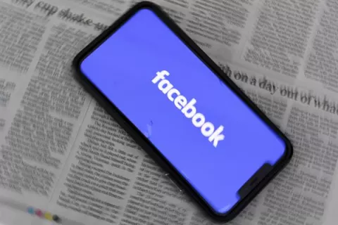 Facebook alcanza un acuerdo sobre derechos afines con diarios franceses 