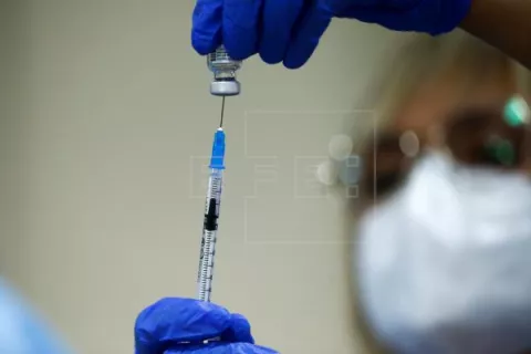 Francia recomienda utilizar exclusivamente la vacuna de Pfizer contra la covid-19 para la tercera dosis