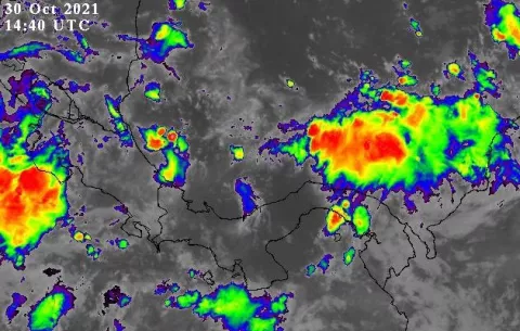 Alerta de lluvias, resaca y fuertes oleajes por paso de frente frío por Centroamérica