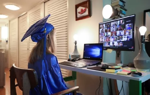 Actos de graduación: Costos elevados harían que las escuelas mantengan las ceremonias virtuales