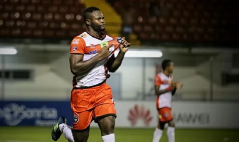 Plaza Amador sancionado por racismo contra un jugador del Tauro
