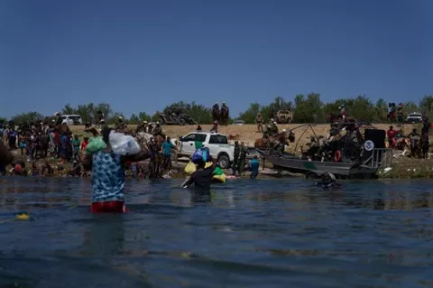 Estados Unidos expulsa en 13 días al triple de haitianos que en los últimos 7 meses