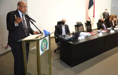 'Una débil transparencia fiscal pone en riesgo la reputación del país', advierte ministro Héctor Alexander