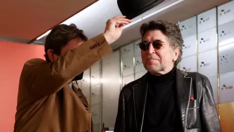 Joaquín Sabina no volverá a los escenarios 'mientras la gente esté con mascarilla'