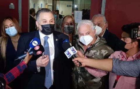  Caso Pinchazos: Tribunal niega a la fiscalía solicitud de permitir que testigos asistan acompañados a juicio 