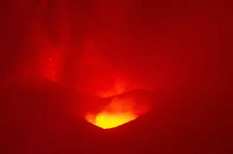 Cuatro semanas de humo, lava y devastación por el volcán de La Palma