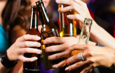 Advierten multas para quienes incumplan Ley Seca el Día de los Difuntos en la capital