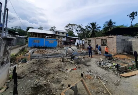 Miviot construye viviendas a familias damnificadas por incendios en Bocas del Toro