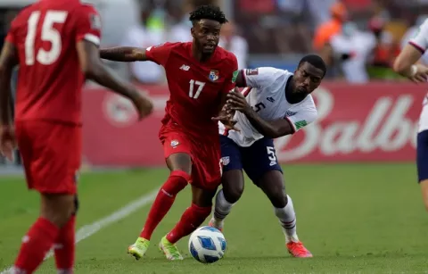 Panamá es multada por la Fifa, debido a mal comportamiento de aficionados ante Estados Unidos