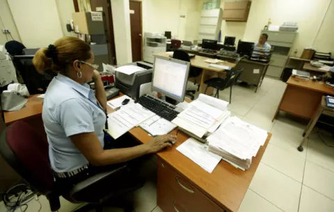 Promulgan en Gaceta Oficial ley que reconoce pago de la prima de antigüedad de servidores públicos