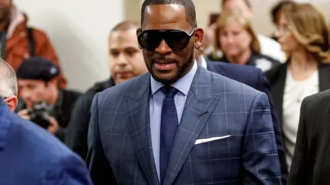 R. Kelly: 'Youtube cierra los dos canales del cantante luego de su condena por tráfico sexual