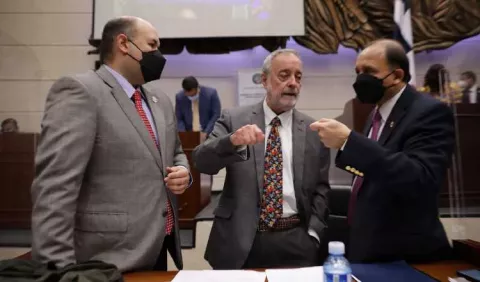 Al filo de la medianoche, aprueban en segundo debate las reformas electorales