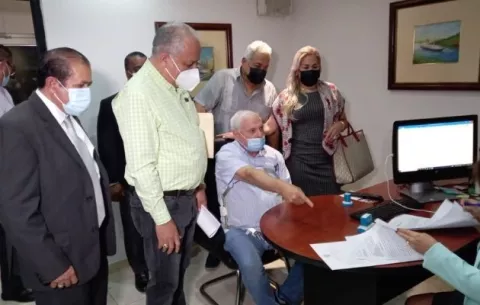  Ricardo Martinelli presenta iniciativa de ley que penaliza con cárcel a fiscales que manipulen proceso penal