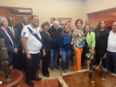 Expresidente Ricardo Martinelli propone un  "alto al fuego político" en Panamá
