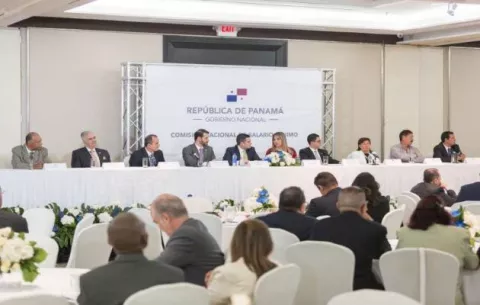 Trabajadores no desistirán de aumento de salario mínimo, próximo martes se reunirán con empresarios