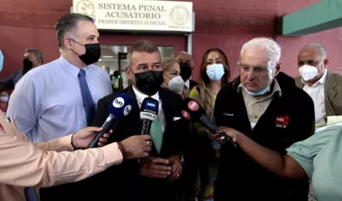Fiscales deben pagar por 'manipular' caso de supuestos pinchazos telefónicos 