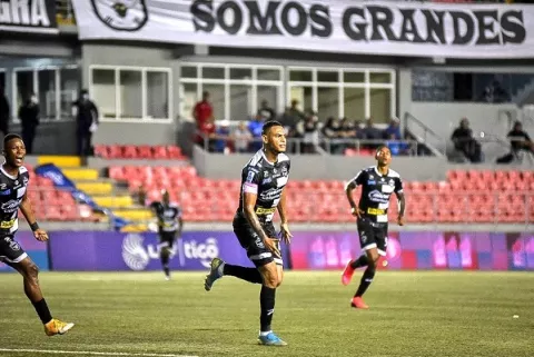 Tauro saldrá a dar un paso más hacia la clasificación en el clausura de la LPF