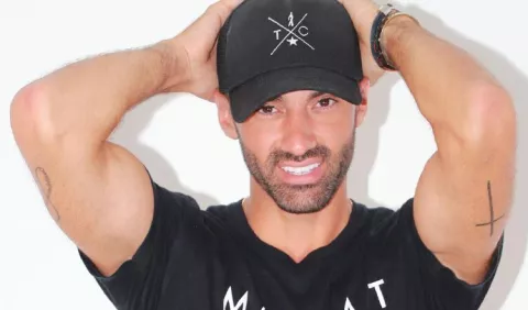 Toni Costa: Cuestionan su orientación sexual