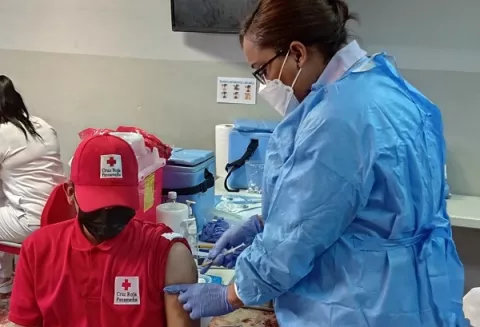 Covid-19: Panamá, país centroamericano con mayor proporción de población 'completamente vacunada'
