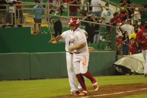 Chiriquí y Metro, avanzan a las semifinales del béisbol mayor