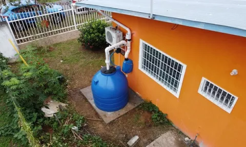 ¿Cómo se puede aprovechar el agua lluvia en los diferentes usos del hogar?