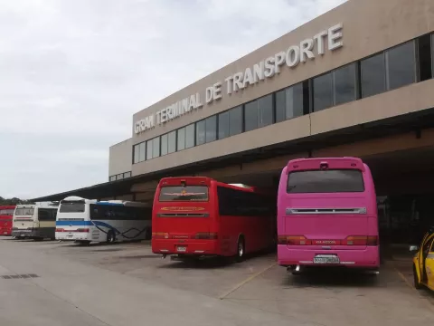 Denuncian presiones políticas para favorecer a la  terminal de transporte de Carlos Lee en Aguadulce
