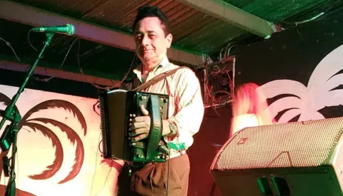 Alfredo Escudero informa que tres integrantes de su agrupación han dado positivo a la covid-19