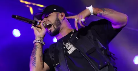 Anuel AA lanza un tema y video musical inspirado en Michael Jordan y Kobe Bryant