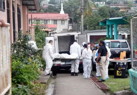 Decretan detención provisional para hombre que asesinó a su pareja de 18 puñaladas en Torrijos Carter