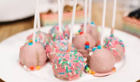'Cake pops', postre sabroso y llamativo 