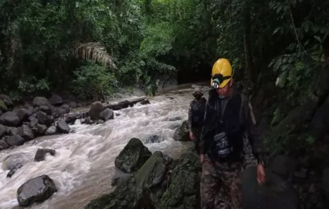 Dos fallecidos, 13 rescatados y un desaparecido tras deslizamiento en Las Cuevas de Bayano 