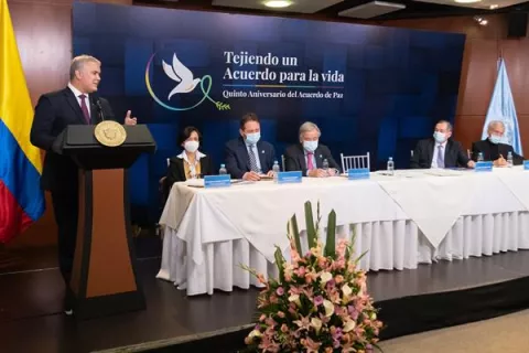 Colombia defiende una paz imperfecta en quinto año del acuerdo con las FARC