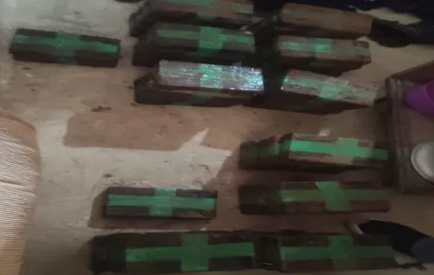 Decomisan 53 paquetes con droga durante un allanamiento en Buena Vista de Colón