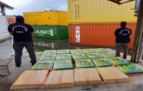 Incautan 550 paquetes de droga que estaban ocultos en un contenedor que iba a Bélgica