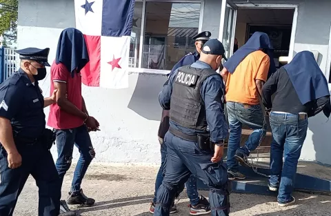 Policía arresta a cuatro personas por intento de hurto a casa de empeño en La Chorrera 