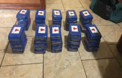 Detienen a dos personas con 50 paquetes de droga en Renacimiento, Chiriquí 