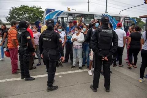 Confirman 58 reos fallecidos y 12 heridos en nueva masacre en cárcel en Ecuador