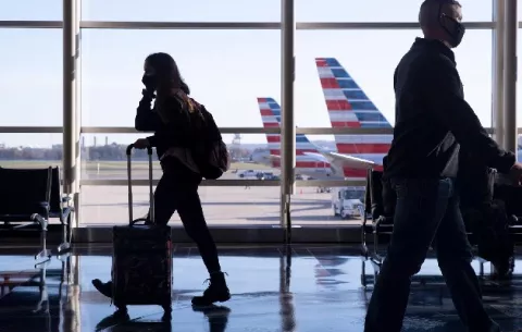 Estados Unidos reabre sus fronteras a viajeros internacionales vacunados contra la covid-19