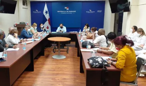 Enfermeras buscan que se les paguen turnos extras, incluyendo los feriados de diciembre